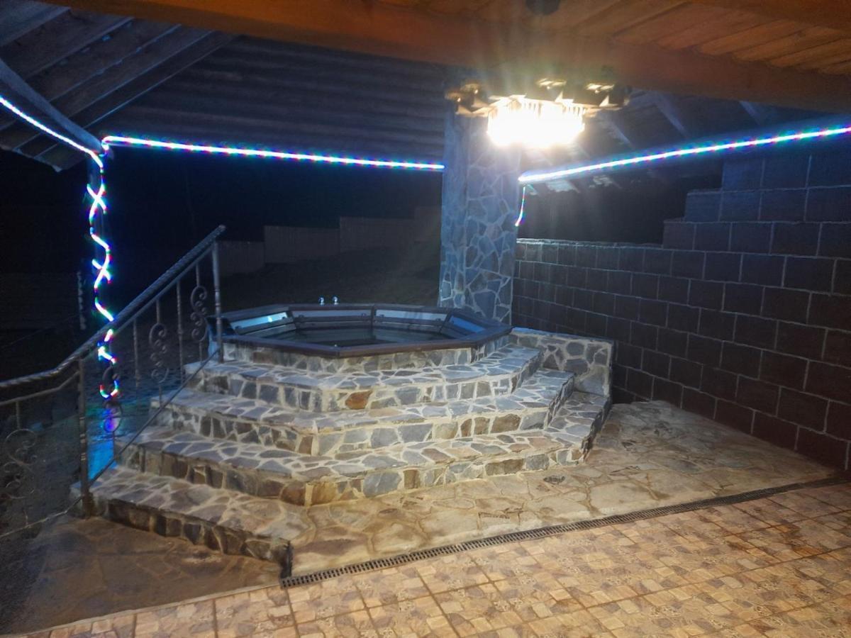 Mountain Dew Hotel Belasovitsa Екстериор снимка