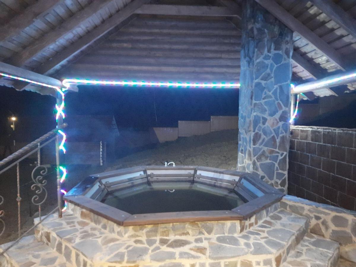 Mountain Dew Hotel Belasovitsa Екстериор снимка